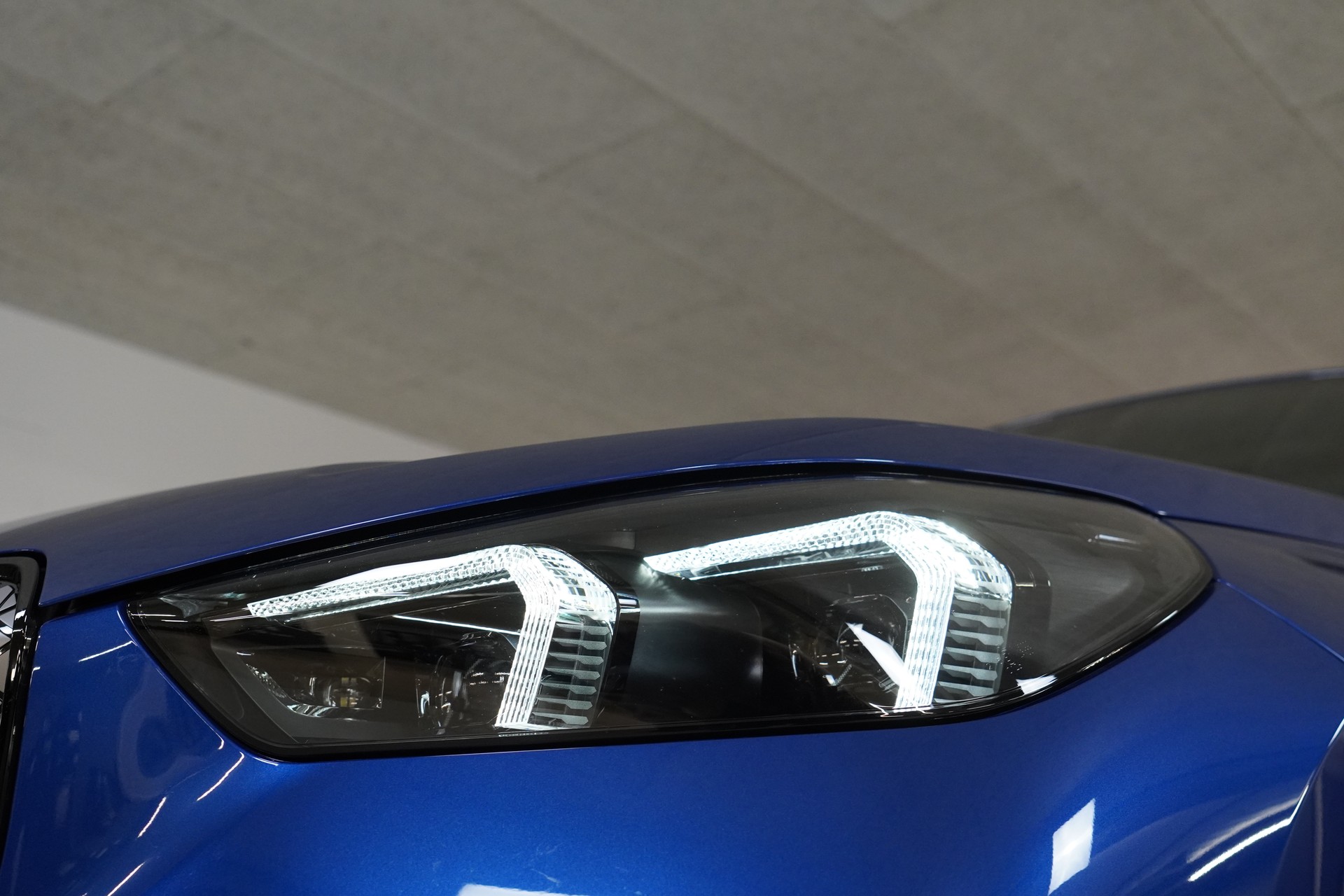 BMW iX1 xDrive 30 M Sport Pro-image-9