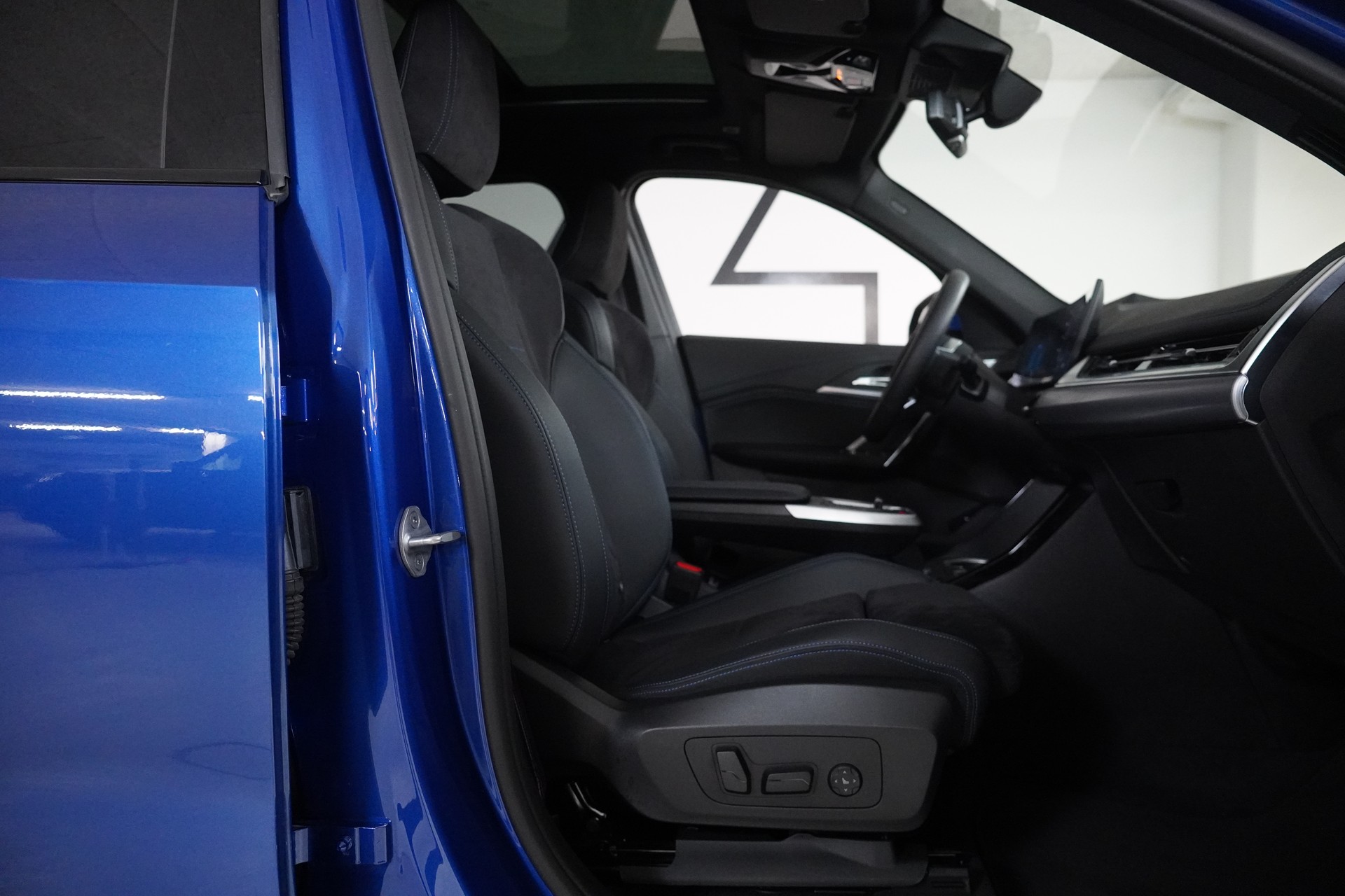 BMW iX1 xDrive 30 M Sport Pro-image-14
