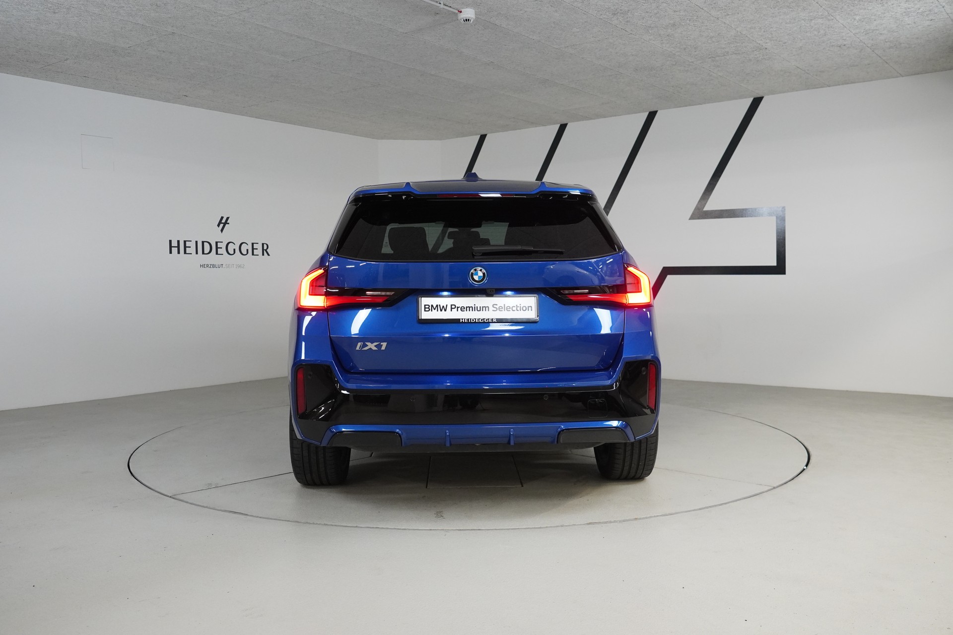 BMW iX1 xDrive 30 M Sport Pro-image-6