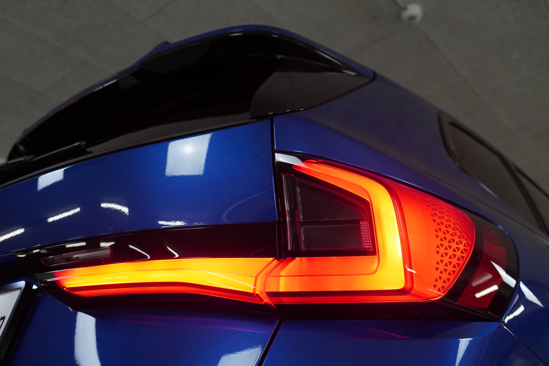 BMW iX1 xDrive 30 M Sport Pro-image-16