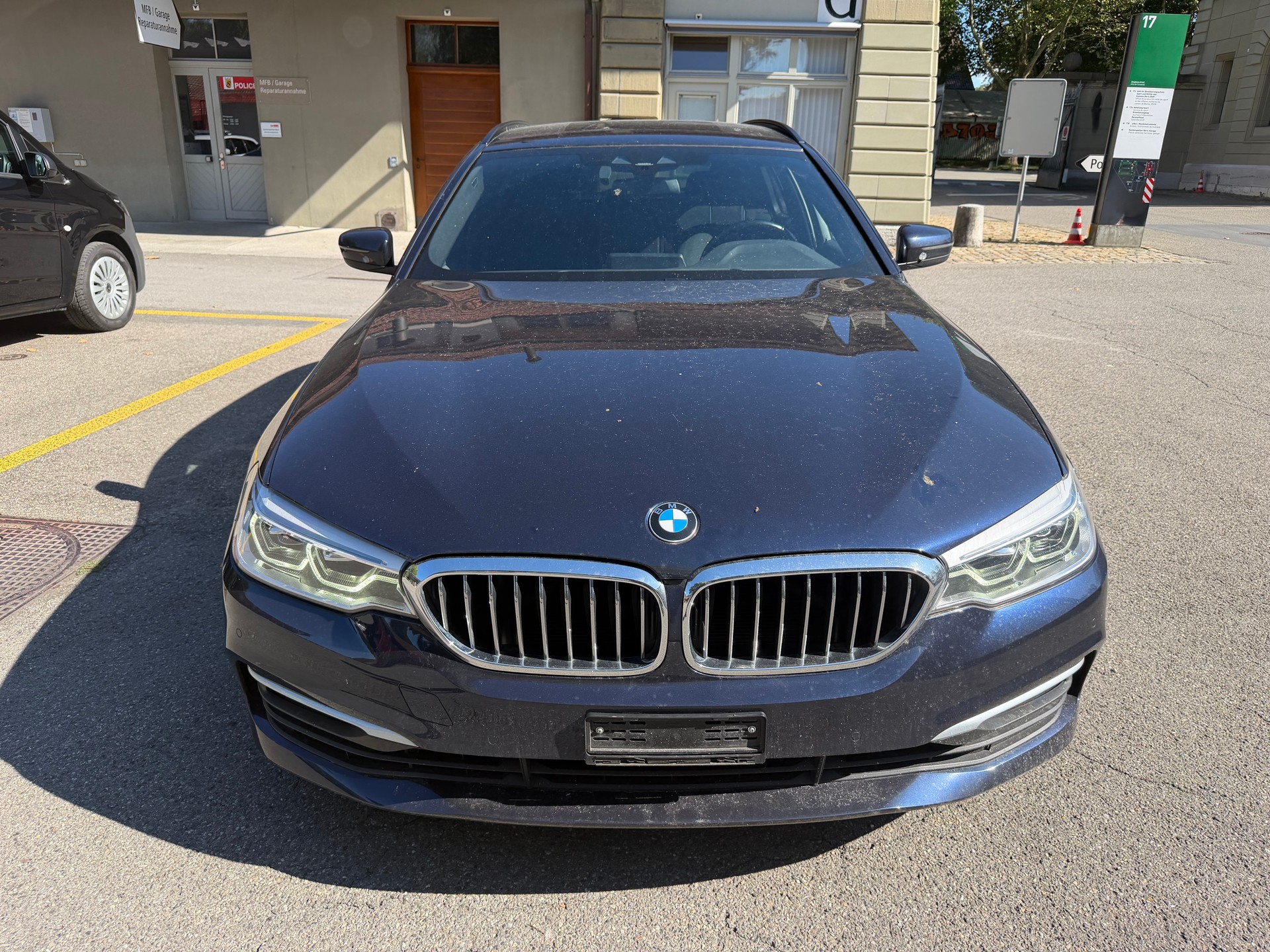 BMW 530d xDrive Touring Steptronic-image-2