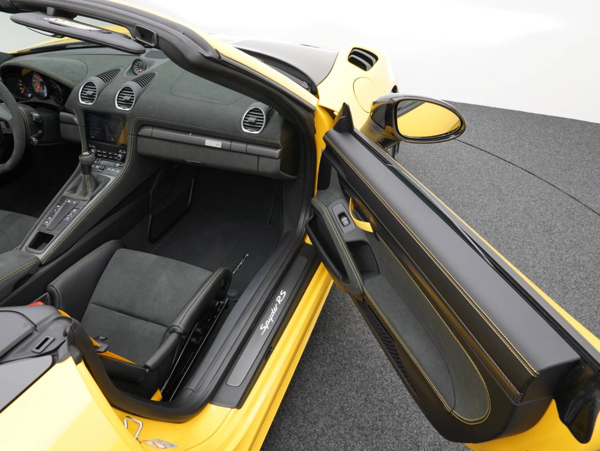 PORSCHE 718 Spyder RS-image-23