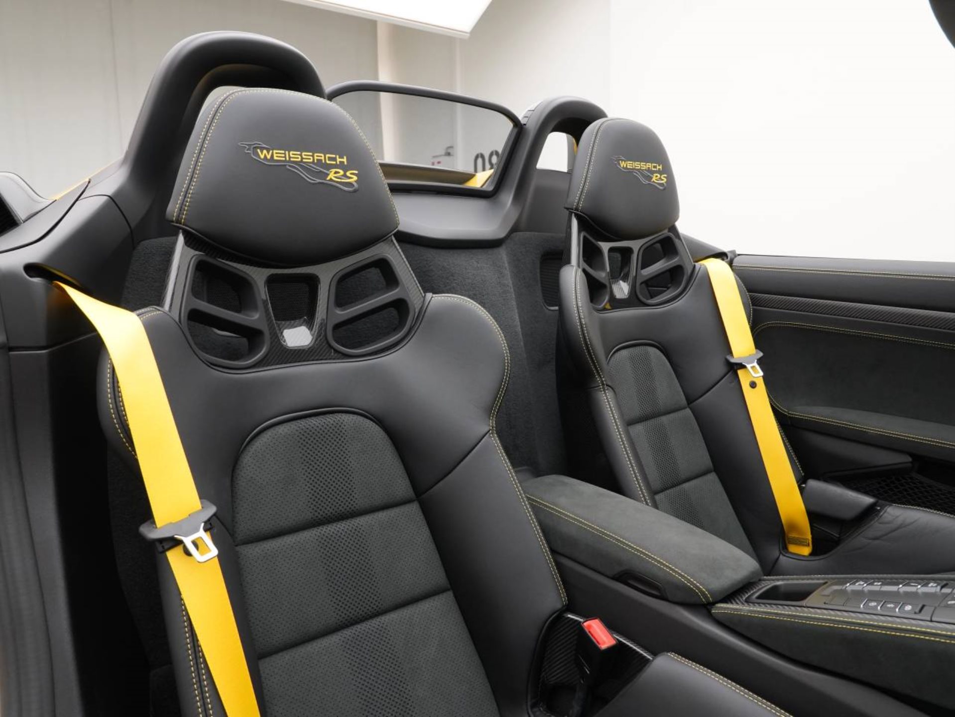 PORSCHE 718 Spyder RS-image-26