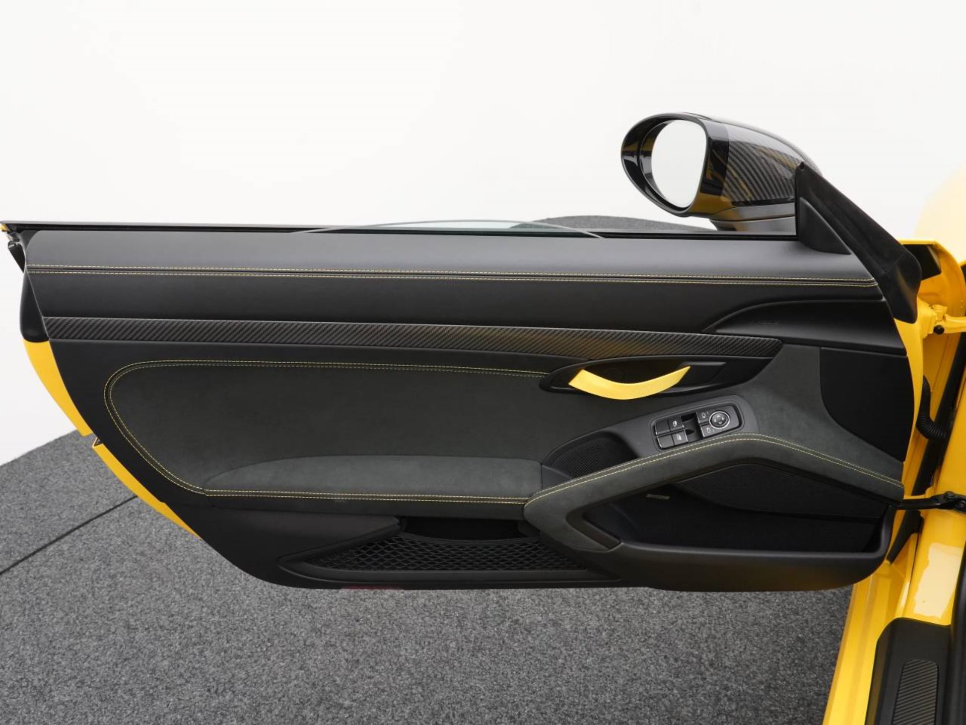 PORSCHE 718 Spyder RS-image-20