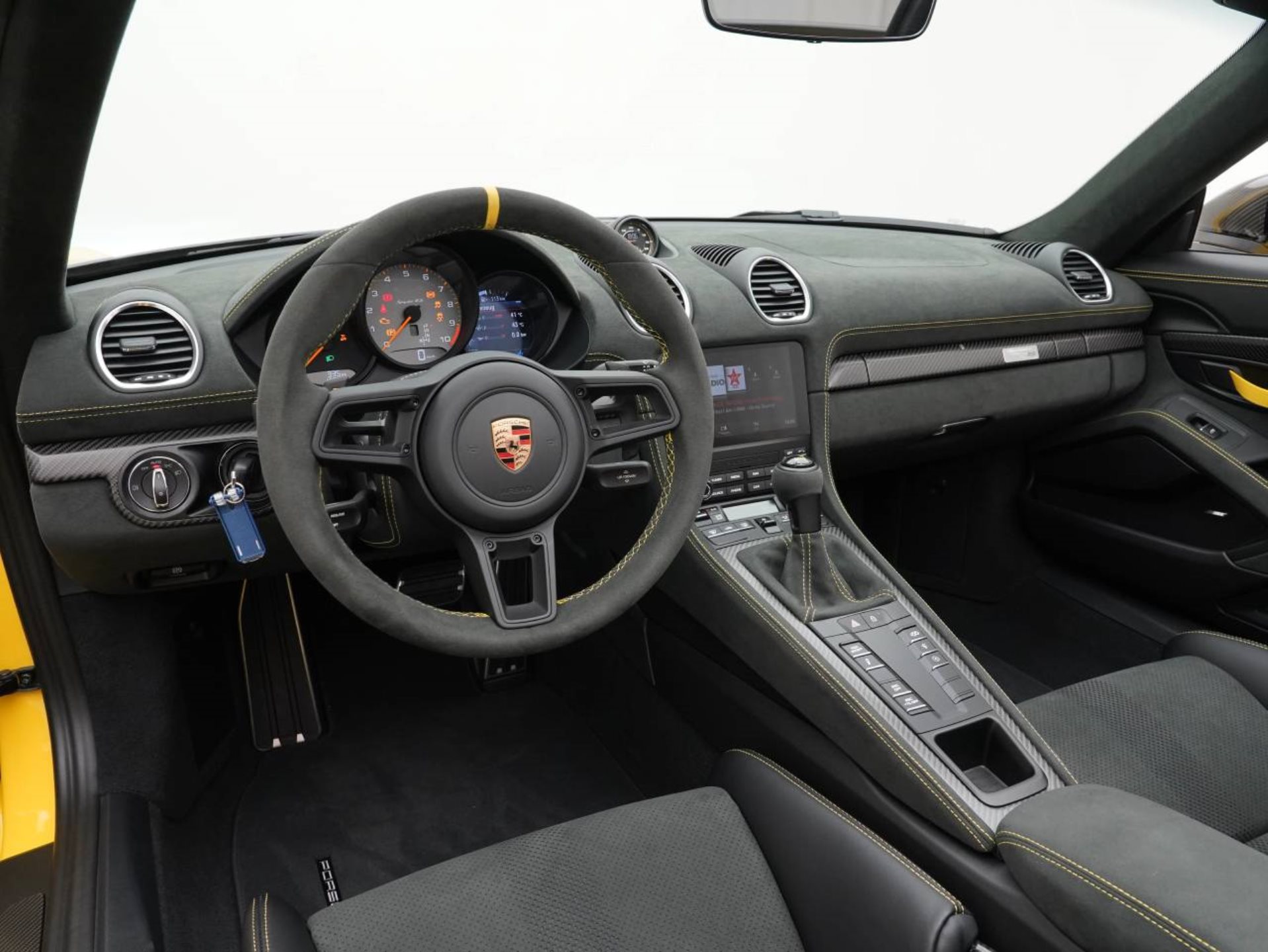 PORSCHE 718 Spyder RS-image-14