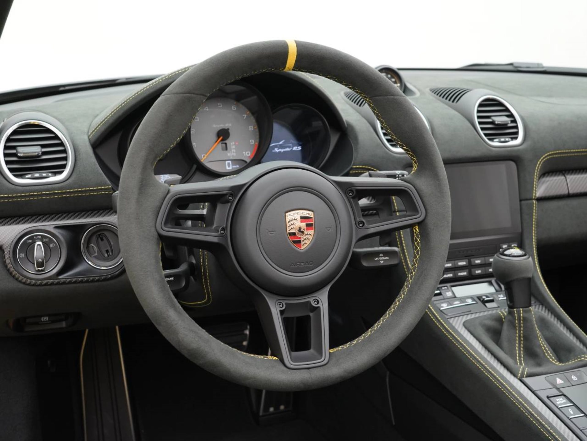 PORSCHE 718 Spyder RS-image-15