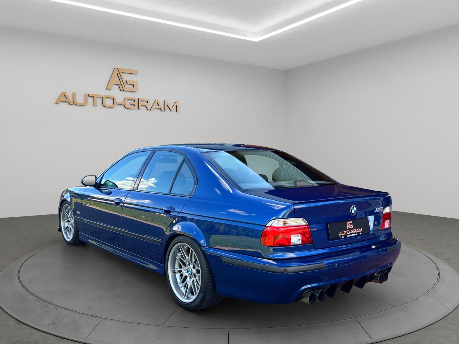 BMW M5-image-2