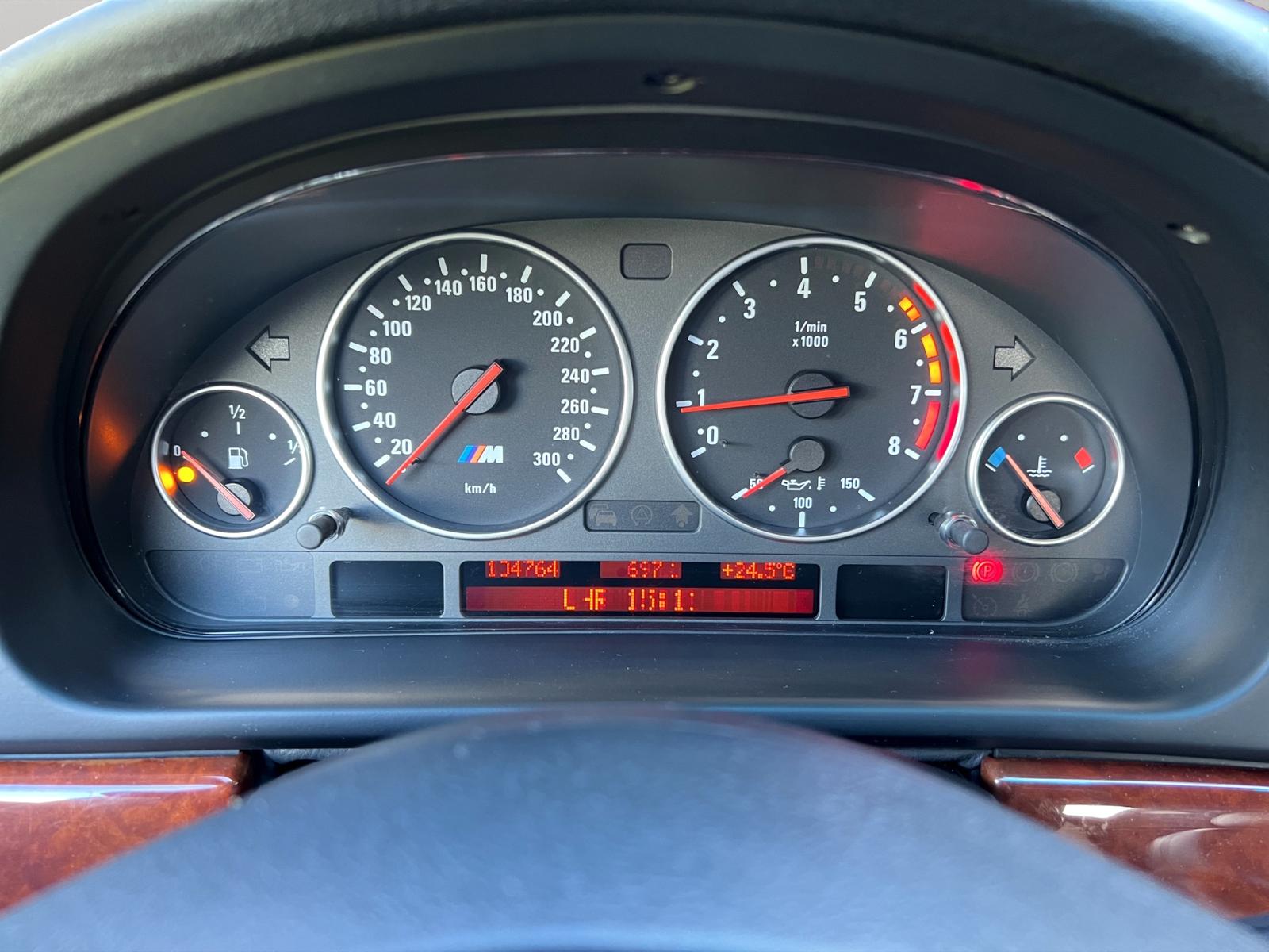BMW M5-image-16