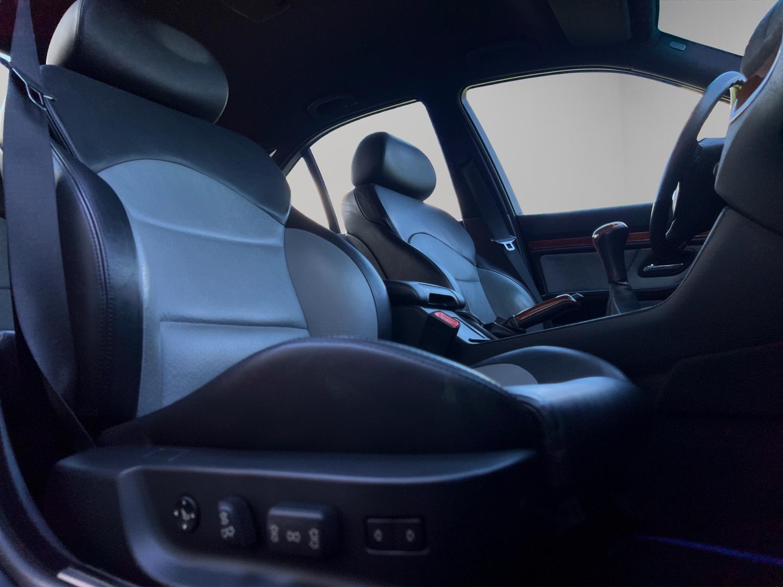 BMW M5-image-12