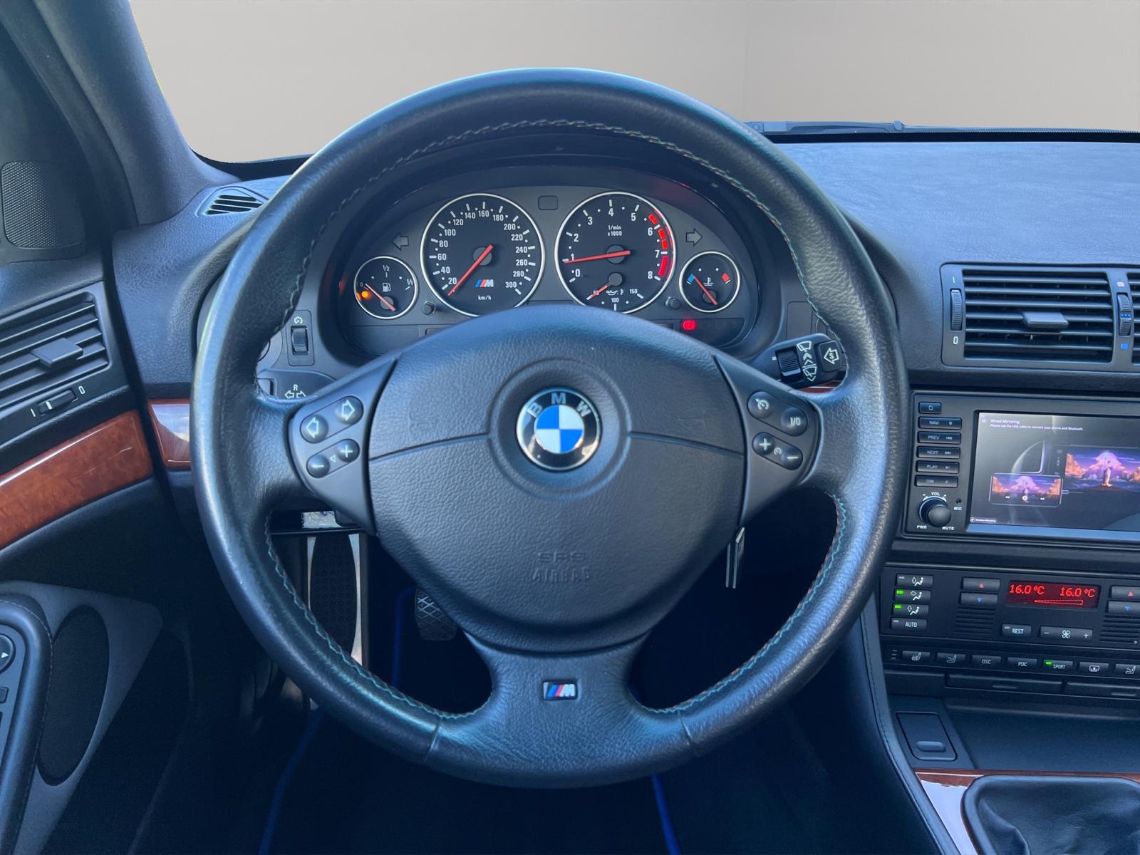 BMW M5-image-15