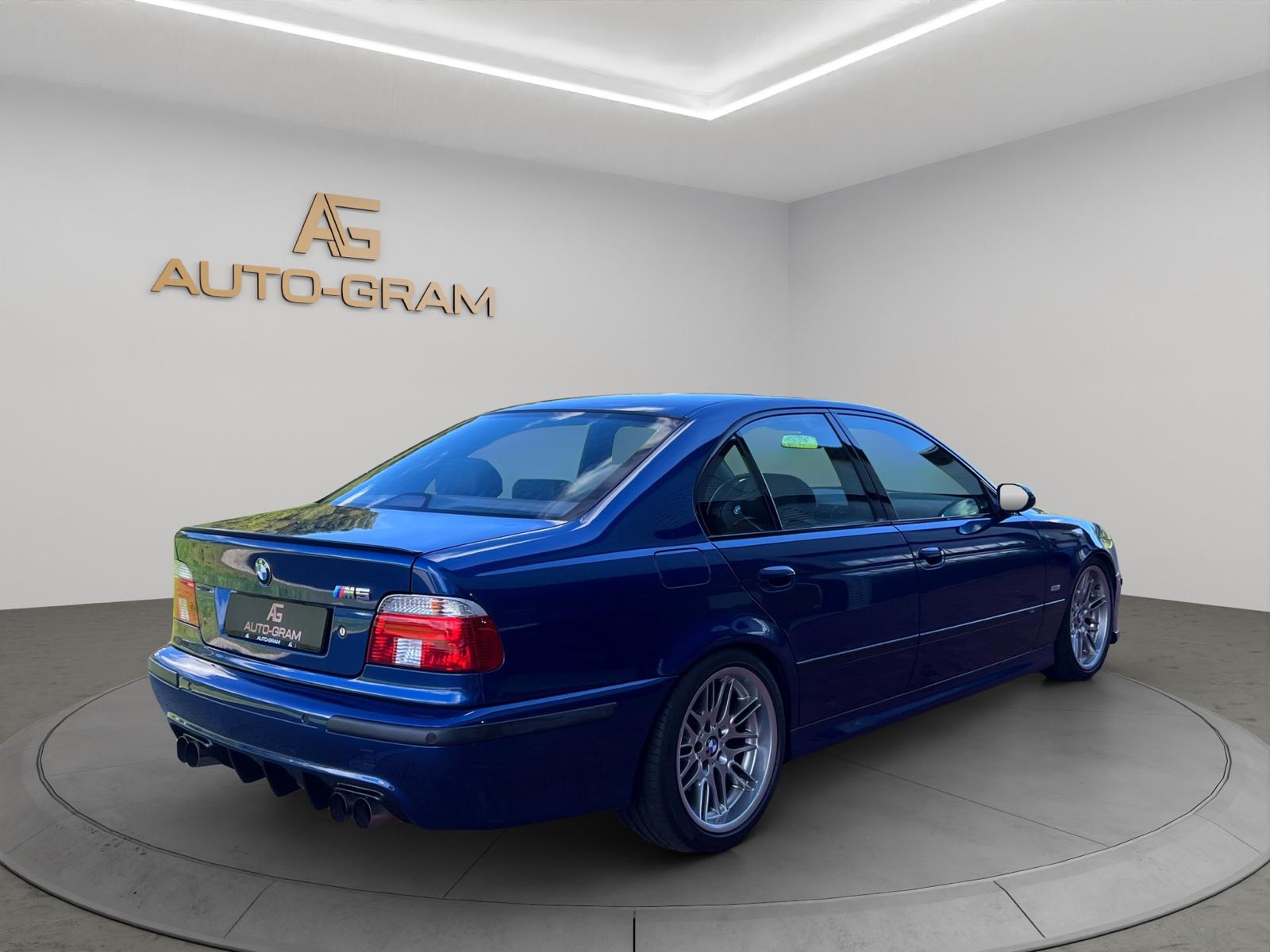 BMW M5-image-4