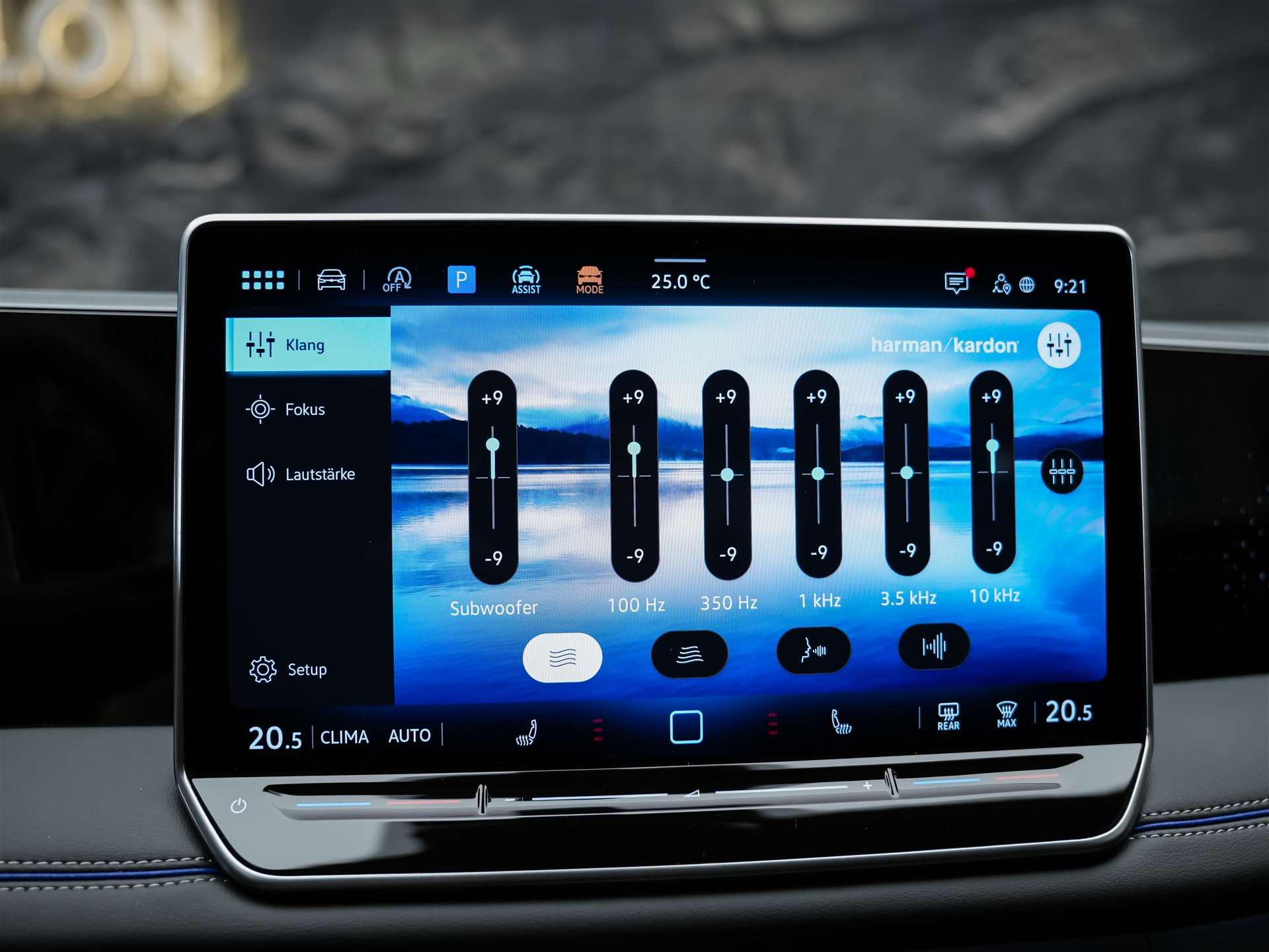 VW Tiguan 2.0 TDI SCR R-Line 4Motion DSG *Panorama*Massage*Lenkradheizung*360° Kamera*-image-36