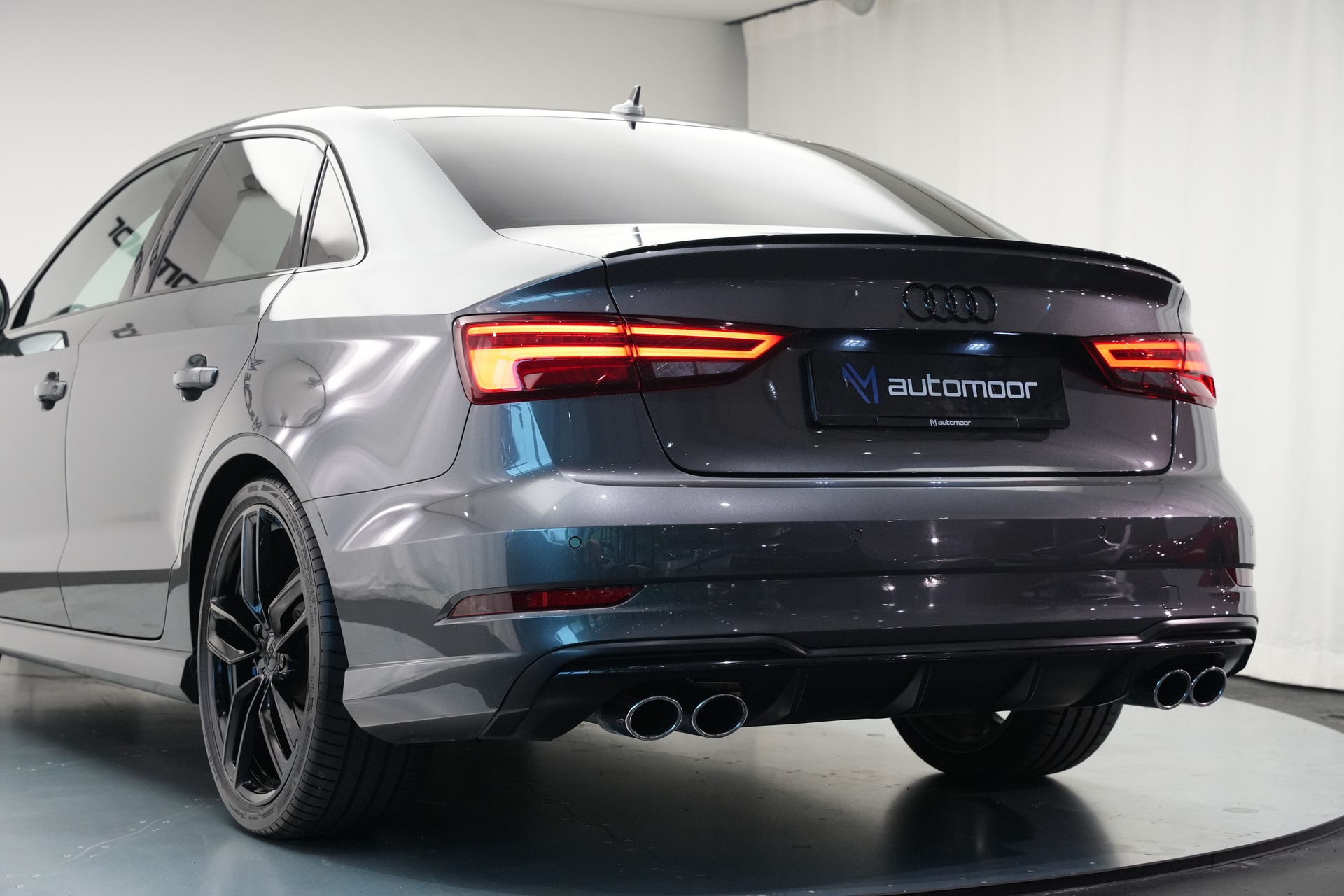 AUDI S3 Limousine 2.0 TFSI quattro S-tronic *CH-Fahrzeug* *Magnetic Ride* *B&O*-image-34