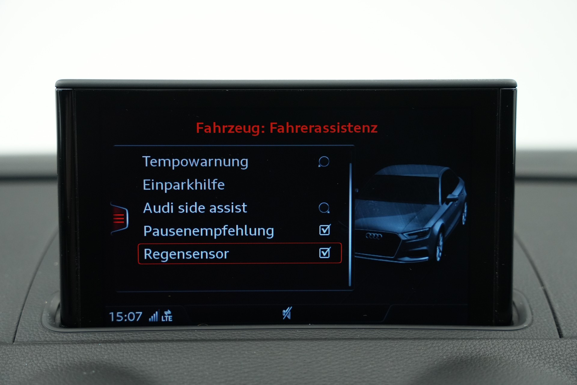 AUDI S3 Limousine 2.0 TFSI quattro S-tronic *CH-Fahrzeug* *Magnetic Ride* *B&O*-image-27