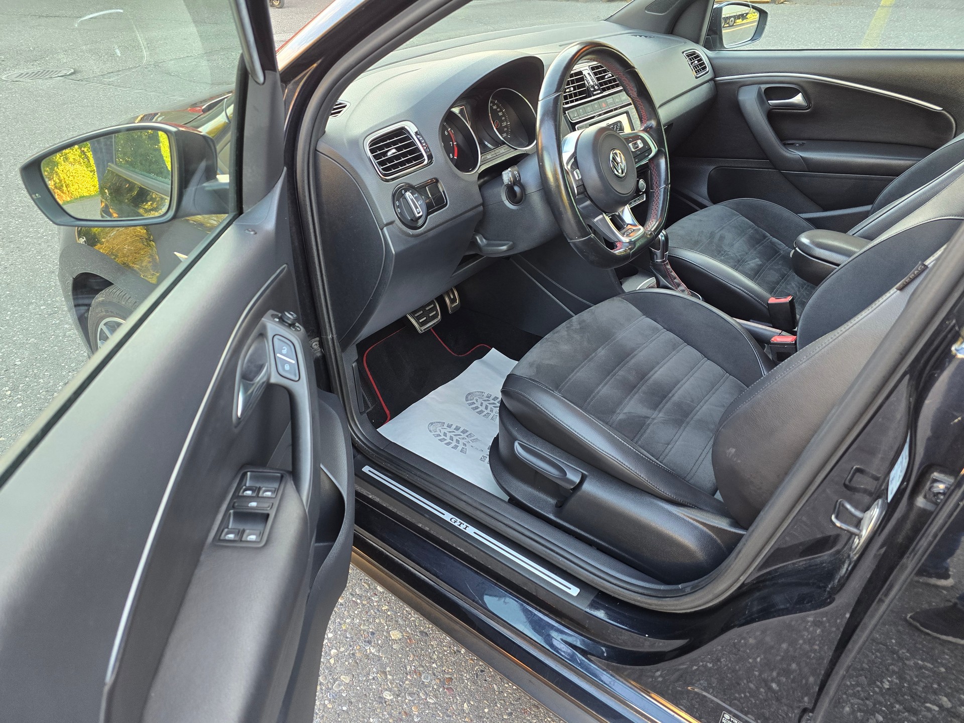 VW Polo 1.8 TSI GTI DSG-image-12