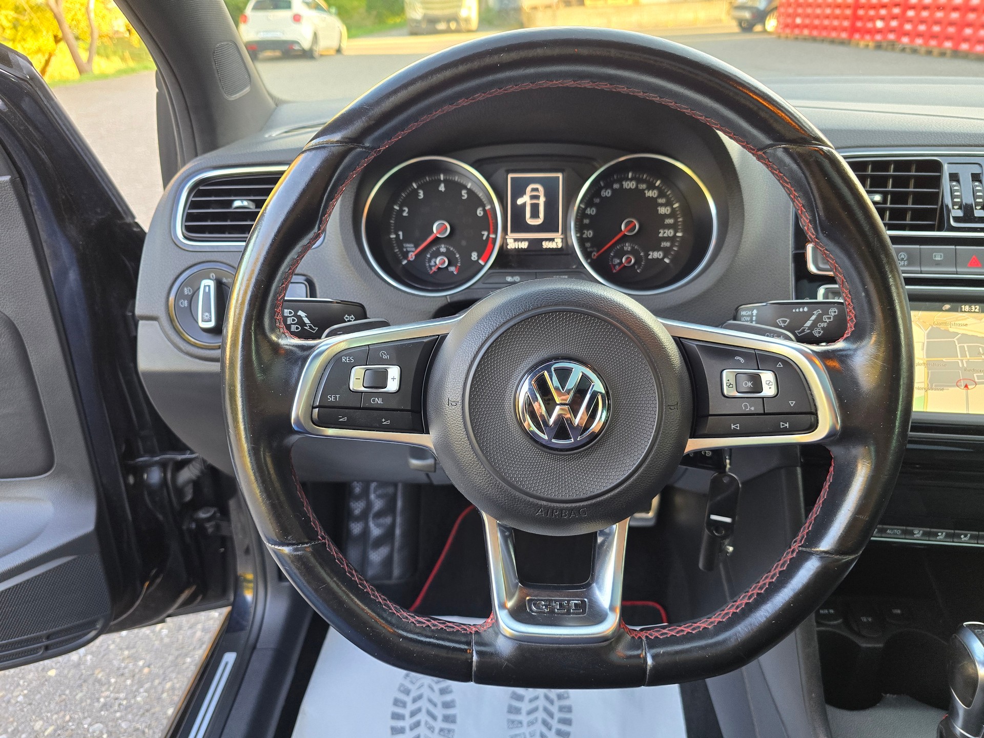 VW Polo 1.8 TSI GTI DSG-image-17