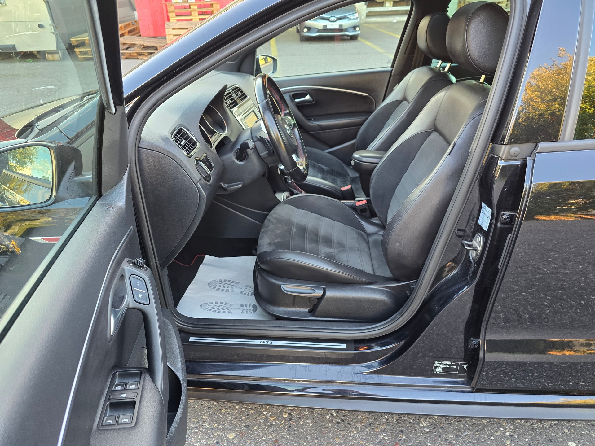 VW Polo 1.8 TSI GTI DSG-image-11