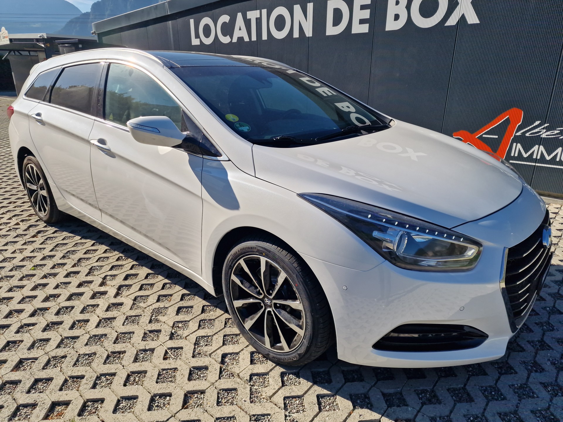 HYUNDAI i40 Wagon 1.7 CRDI Vertex Automatic-image-1