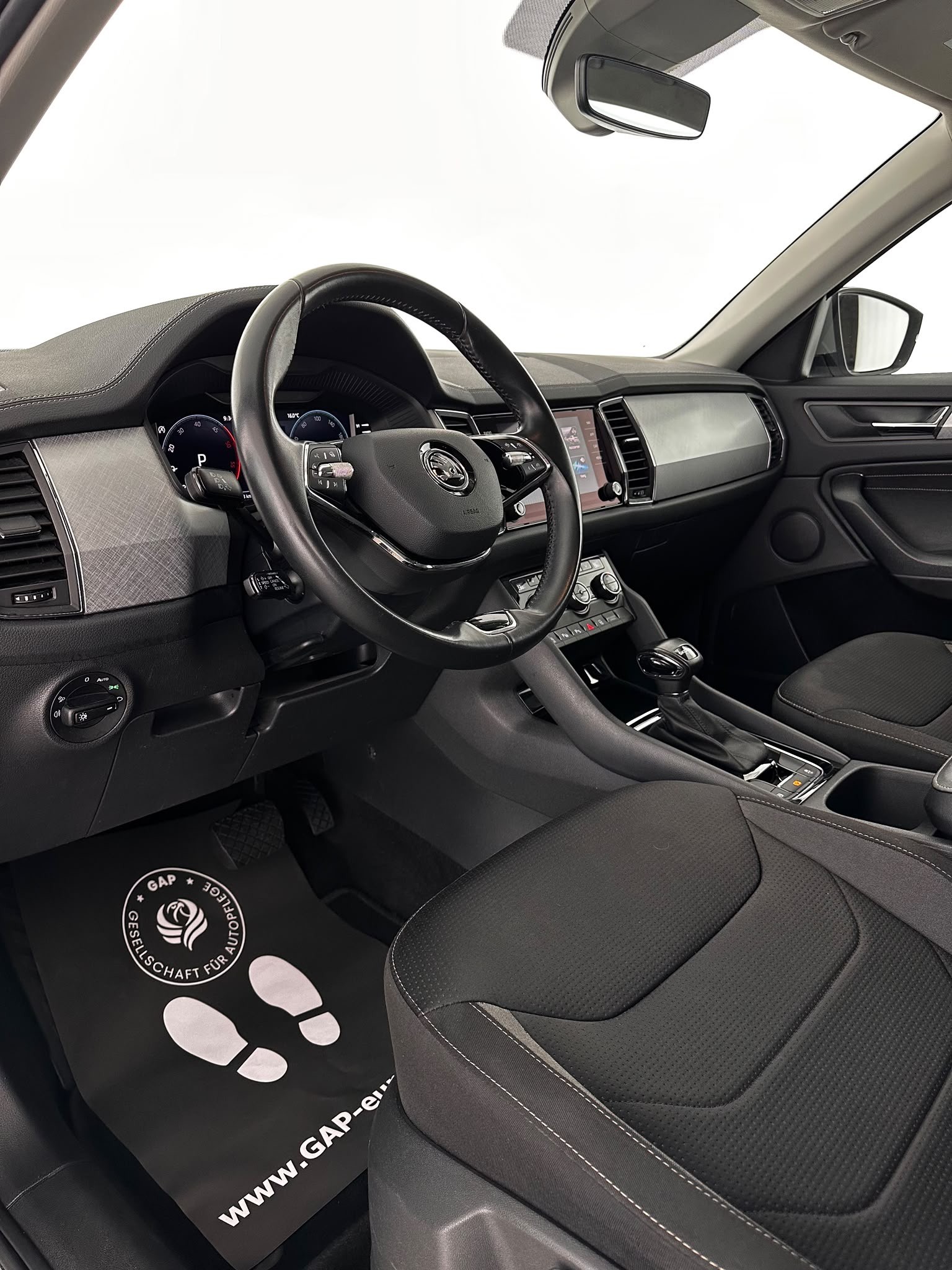 SKODA Kodiaq 2.0 TDI CR Ambition 4x4 DSG-image-5