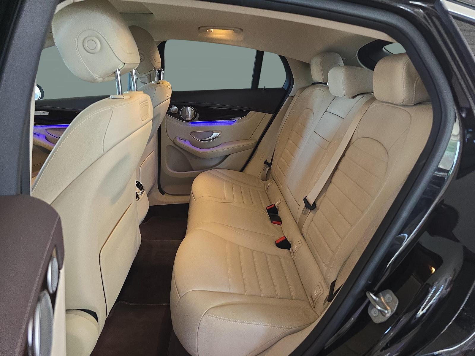 MERCEDES-BENZ GLC 300 4MATIC Coupé AMG Line-image-10