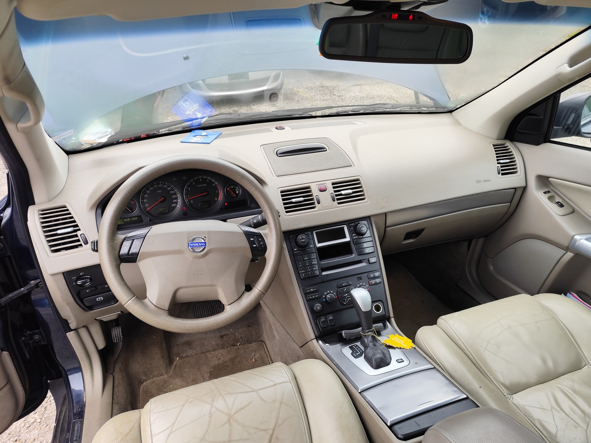 VOLVO XC90 T6 AWD Geartronic-image-11