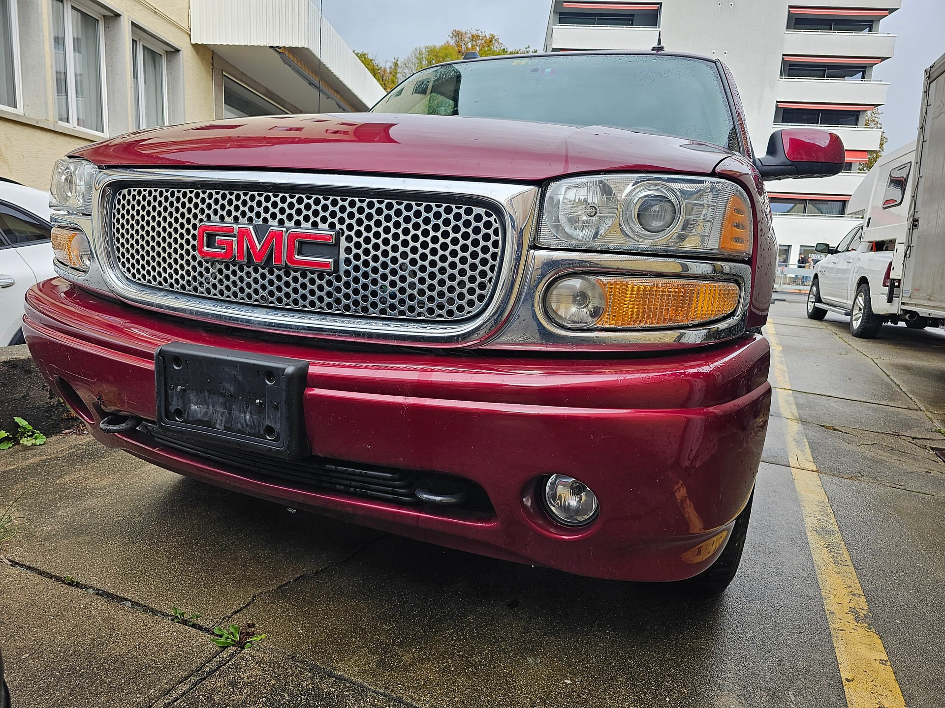 GMC GMC Yukon Denali-image-1