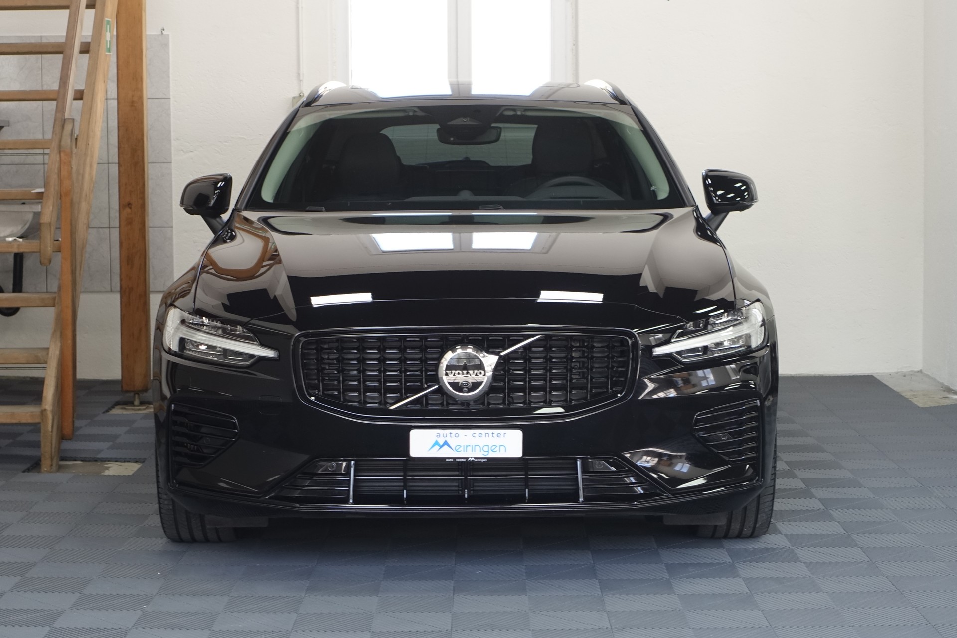 VOLVO V60 2.0 T8 TE Ultra Dark eAWD-image-2