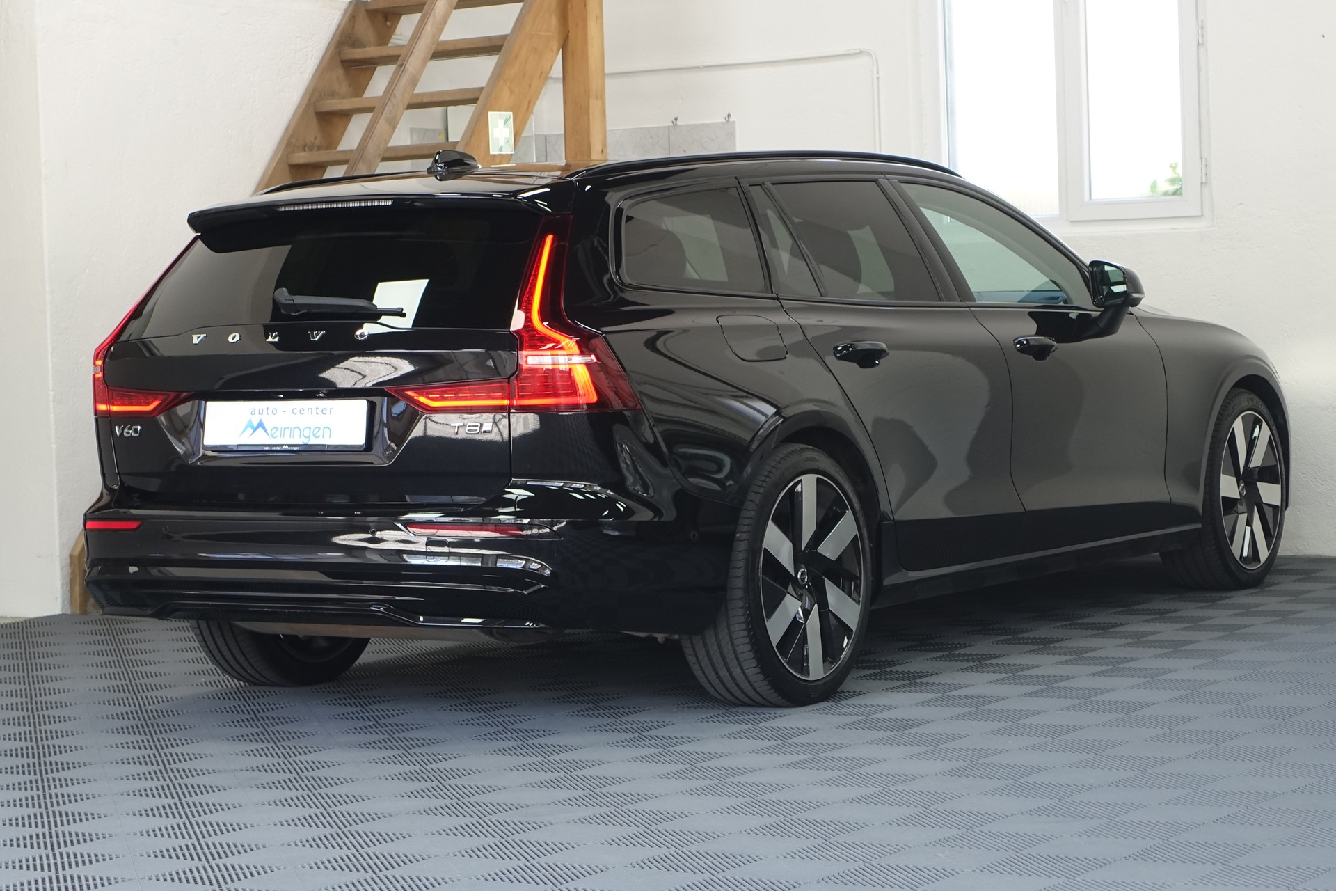 VOLVO V60 2.0 T8 TE Ultra Dark eAWD-image-6