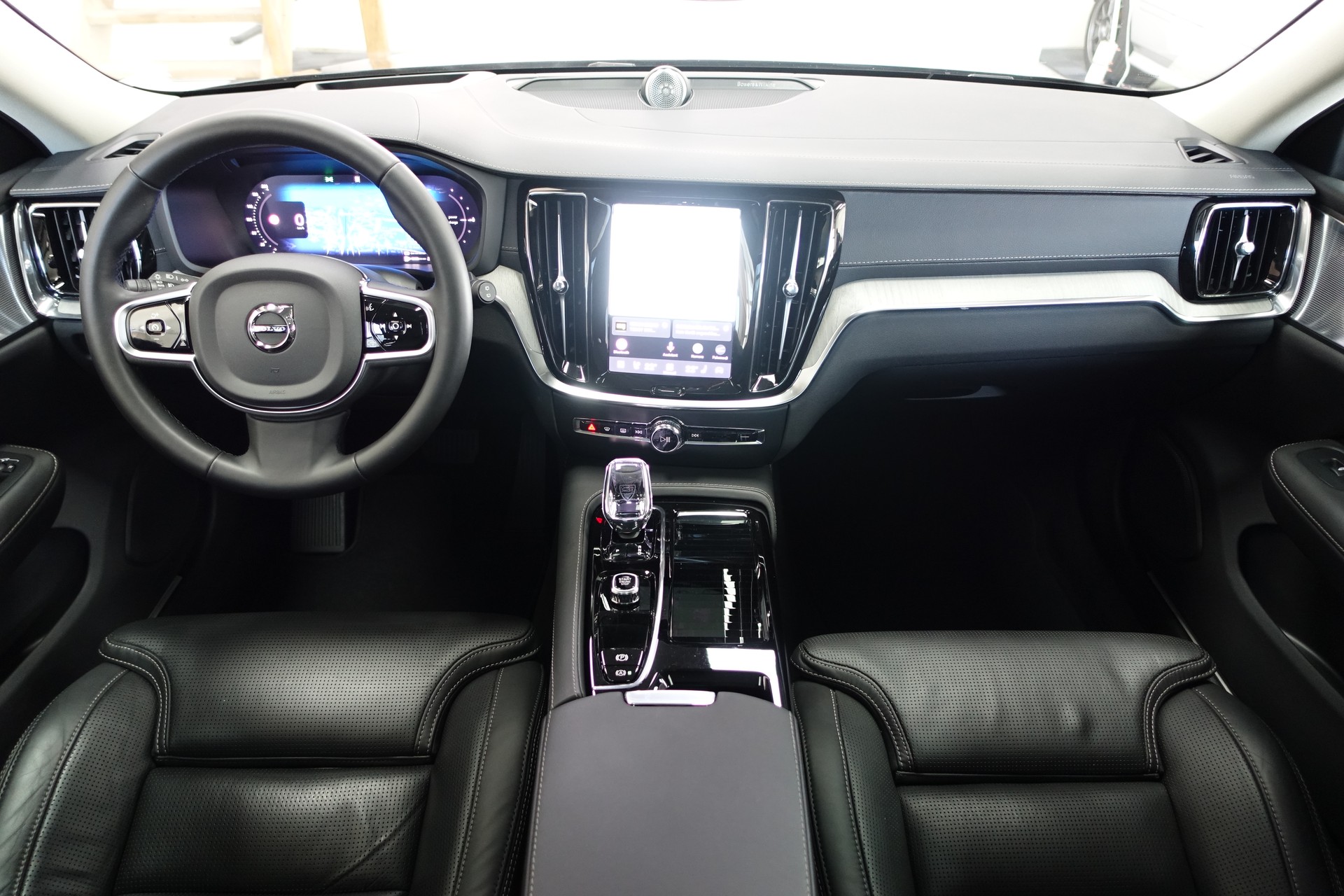 VOLVO V60 2.0 T8 TE Ultra Dark eAWD-image-21