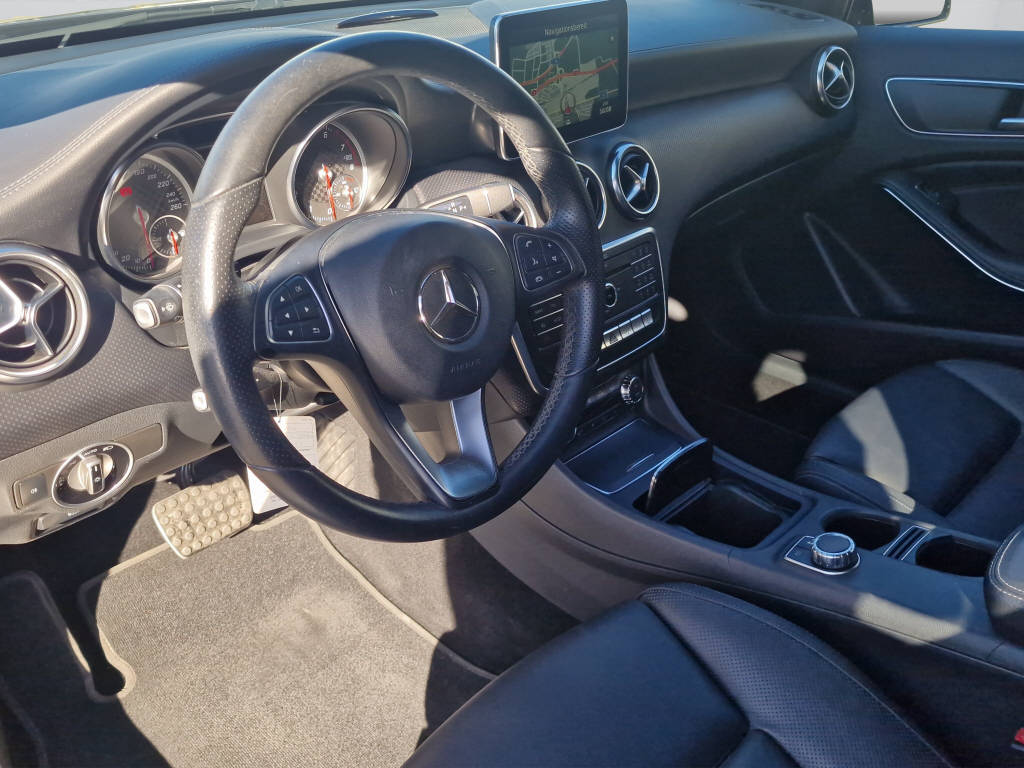 MERCEDES-BENZ A 180 Urban-image-8