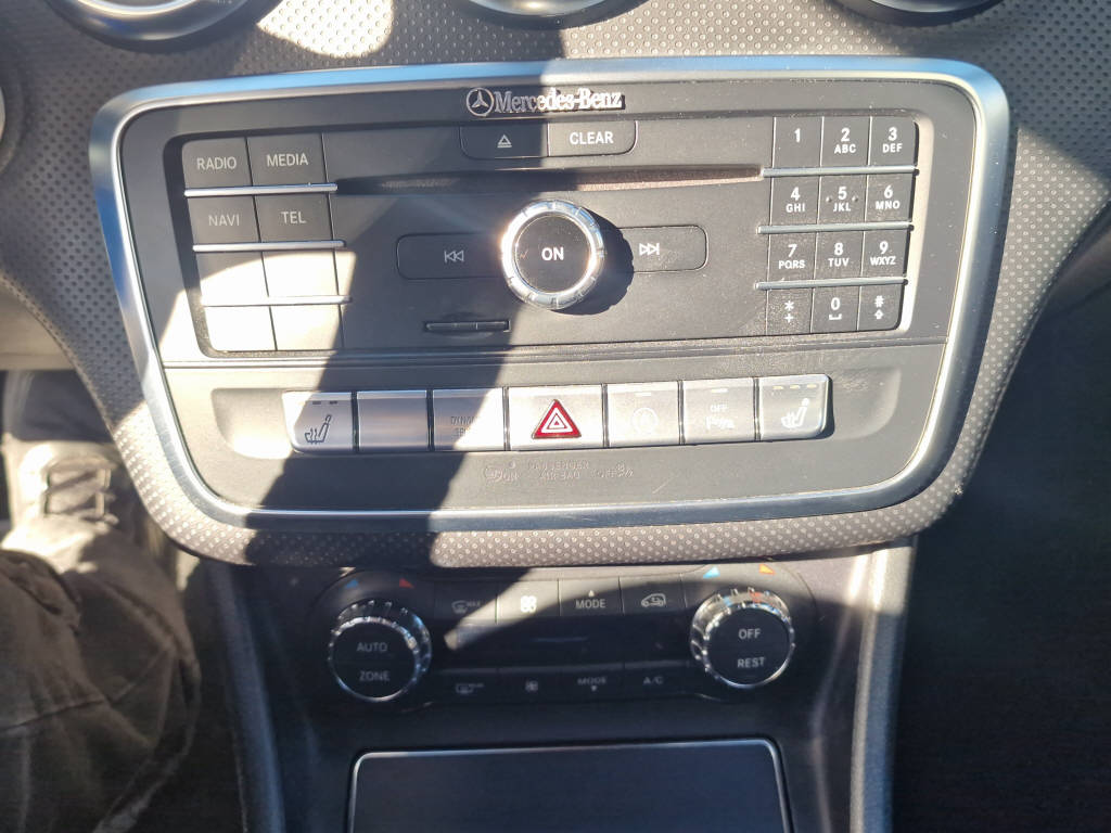 MERCEDES-BENZ A 180 Urban-image-10