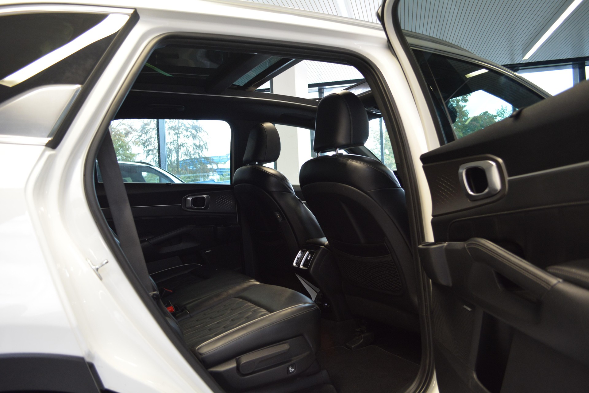 KIA Sorento 1.6 T-GDi Hybrid Style 7P-image-10