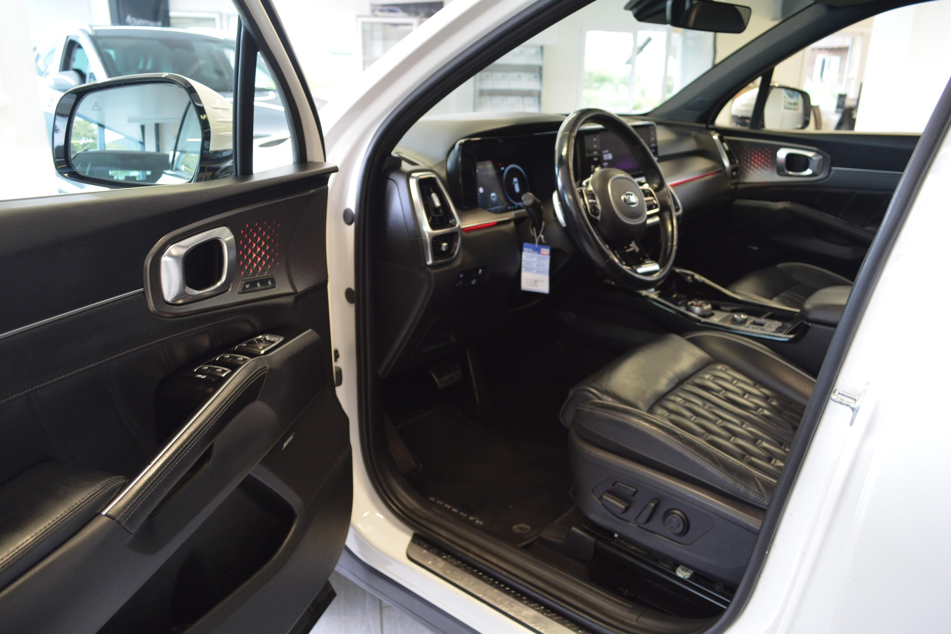 KIA Sorento 1.6 T-GDi Hybrid Style 7P-image-6