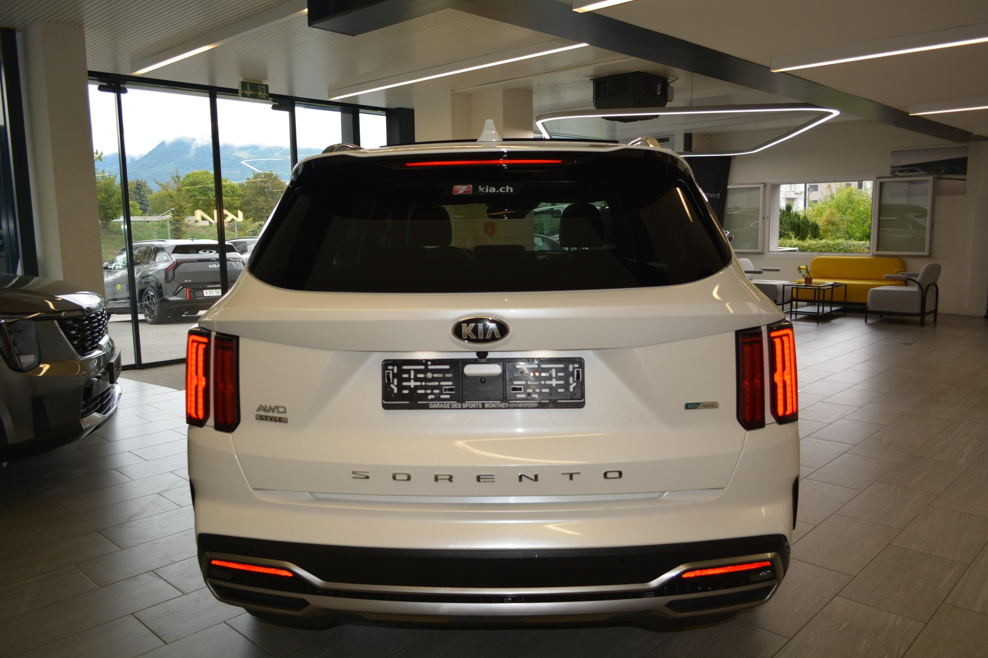 KIA Sorento 1.6 T-GDi Hybrid Style 7P-image-4