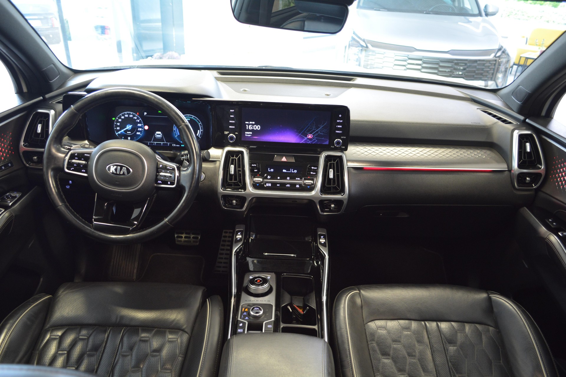 KIA Sorento 1.6 T-GDi Hybrid Style 7P-image-12