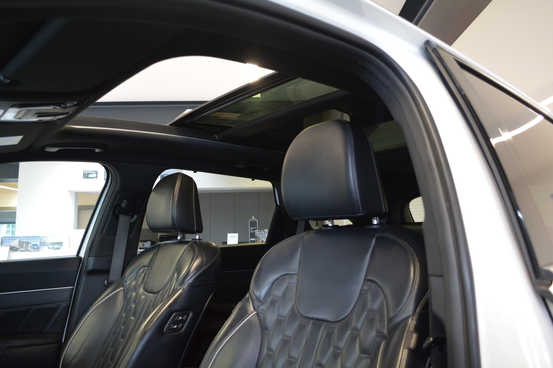 KIA Sorento 1.6 T-GDi Hybrid Style 7P-image-13