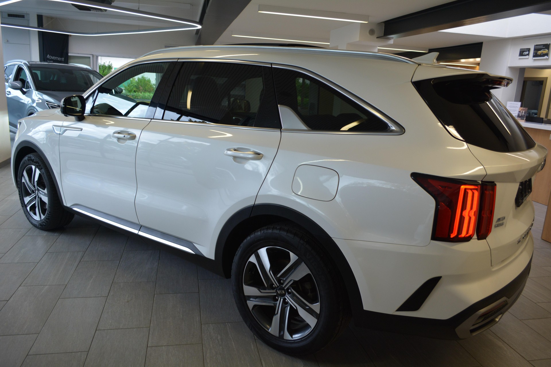 KIA Sorento 1.6 T-GDi Hybrid Style 7P-image-5