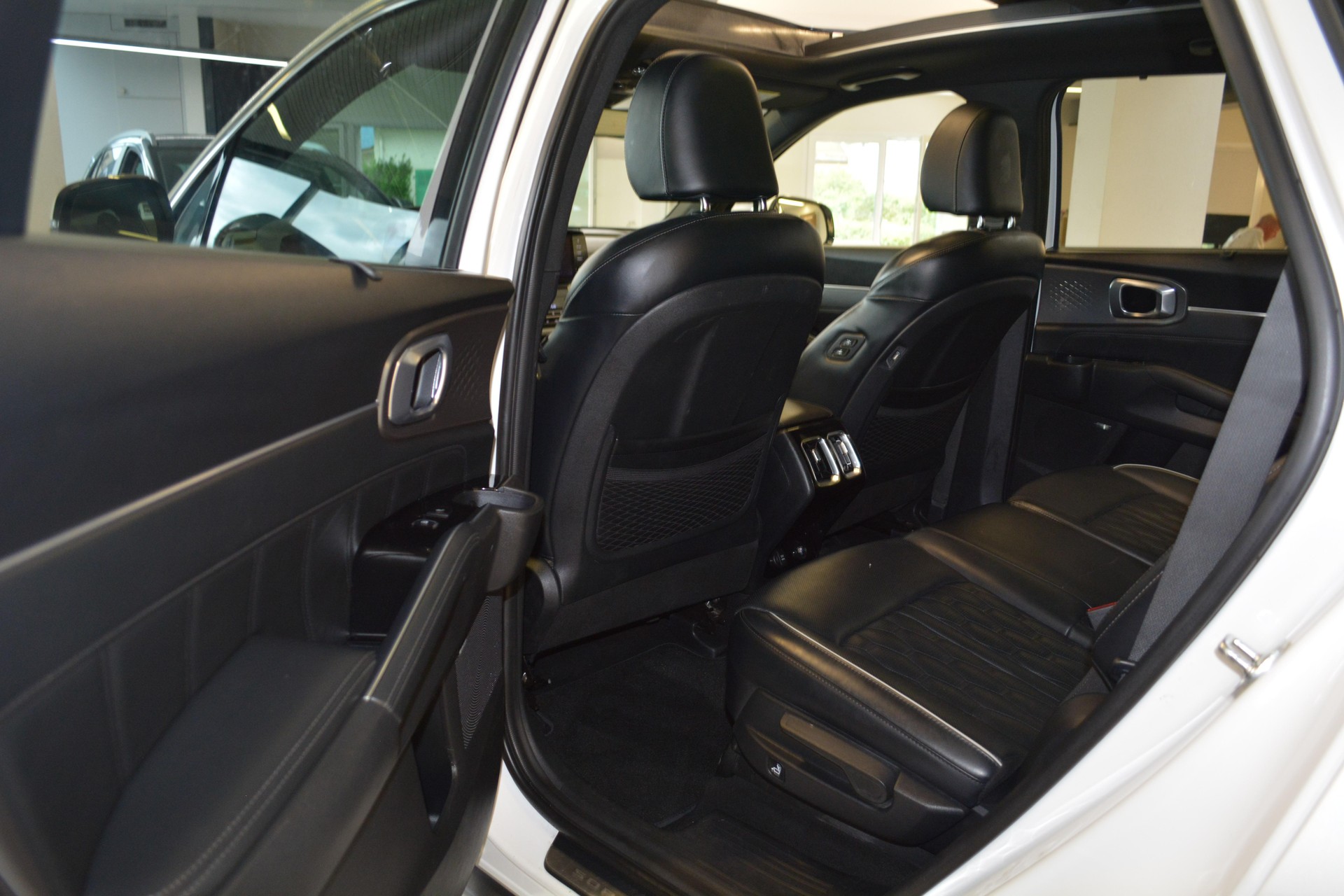 KIA Sorento 1.6 T-GDi Hybrid Style 7P-image-7