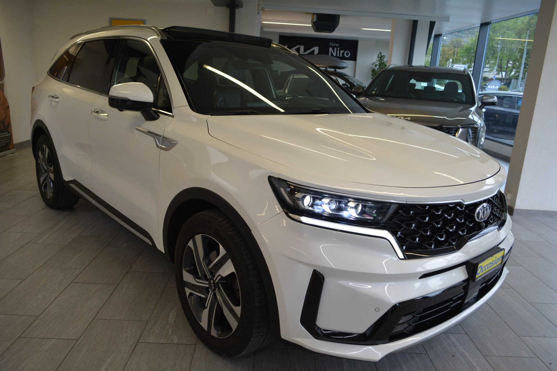 KIA Sorento 1.6 T-GDi Hybrid Style 7P-image-2
