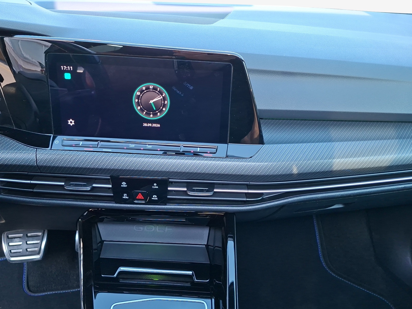 VW Golf Variant 2.0 TSI R DSG 4Motion-image-10