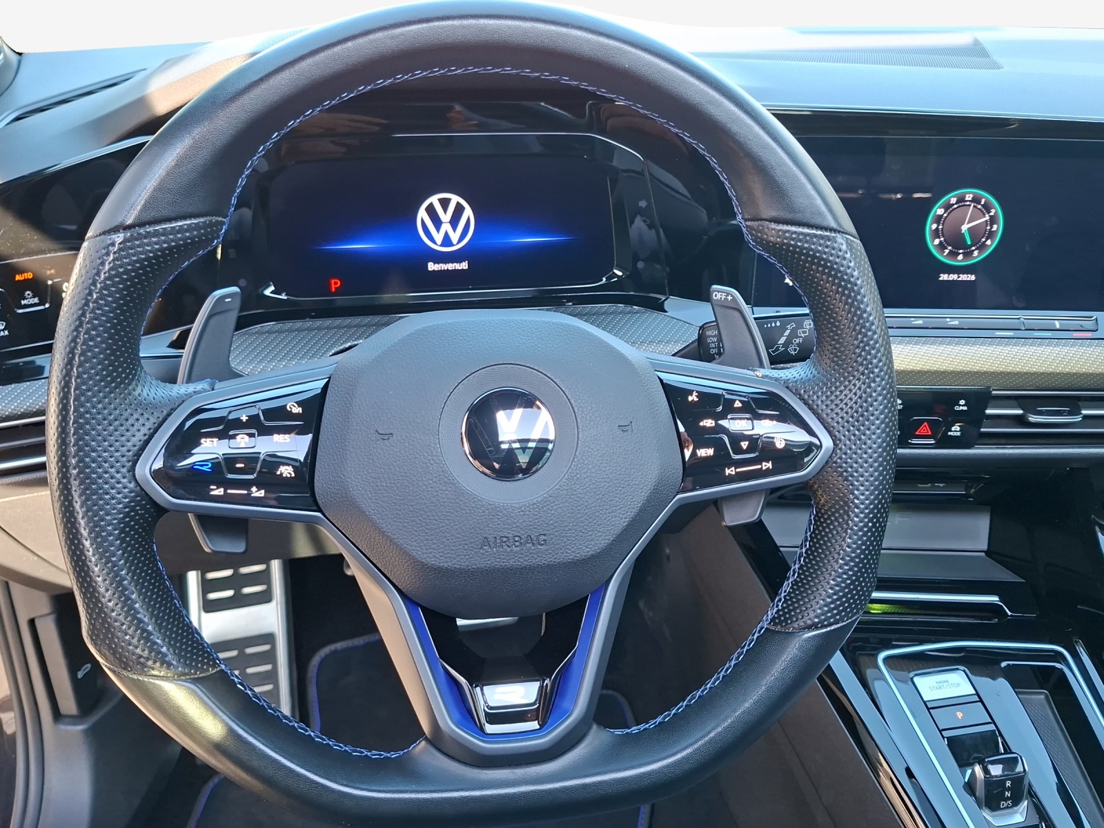 VW Golf Variant 2.0 TSI R DSG 4Motion-image-9