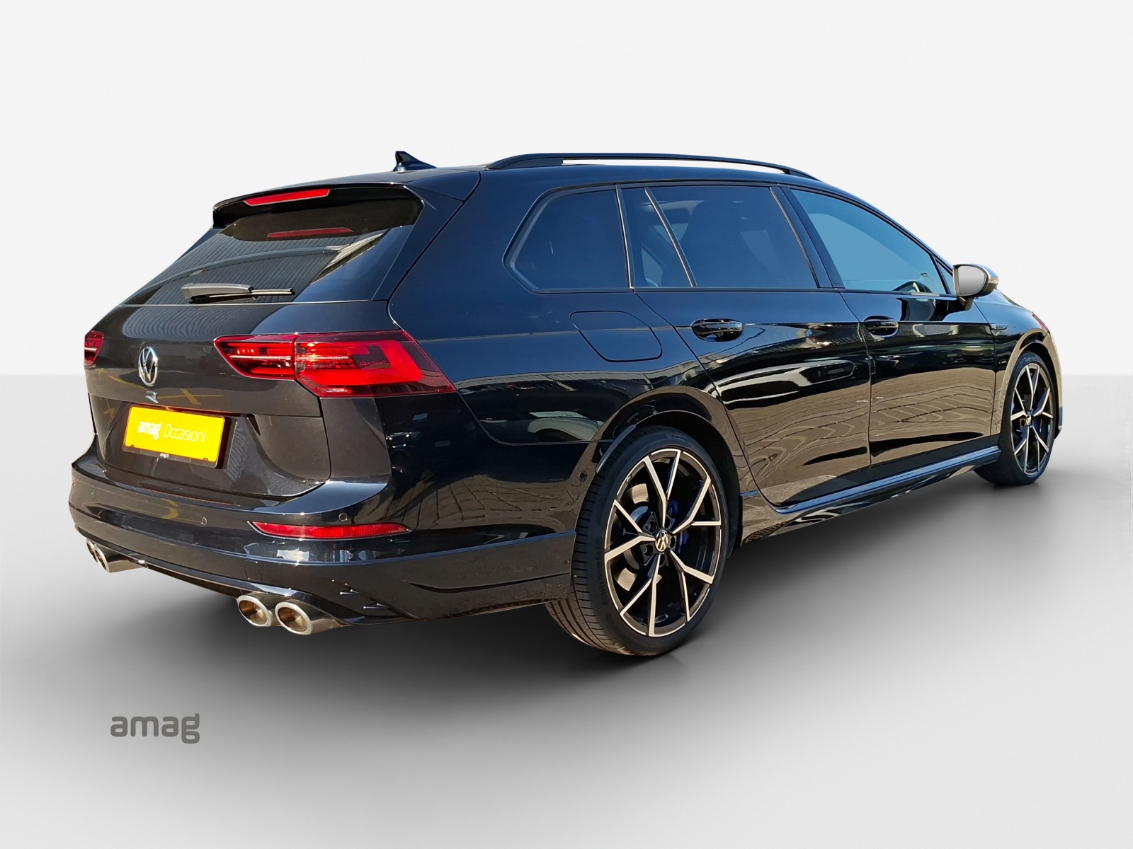 VW Golf Variant 2.0 TSI R DSG 4Motion-image-4
