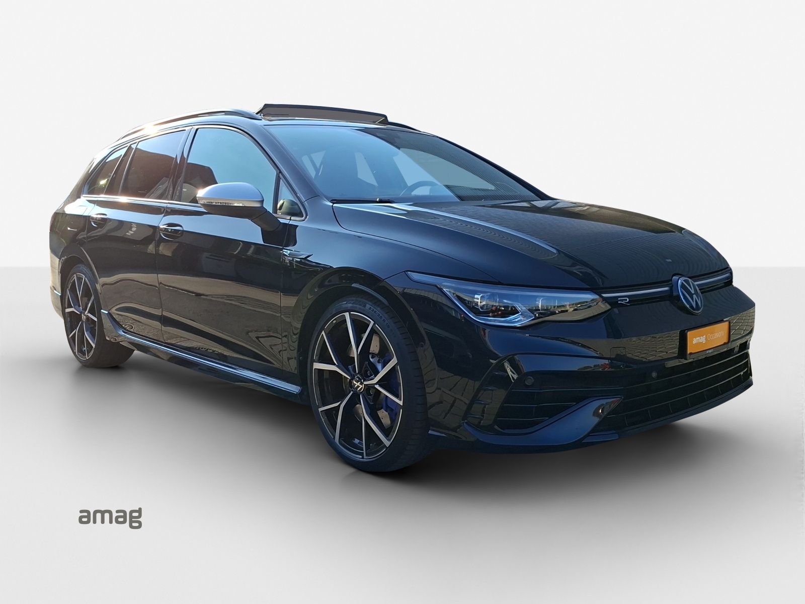 VW Golf Variant 2.0 TSI R DSG 4Motion-image-5