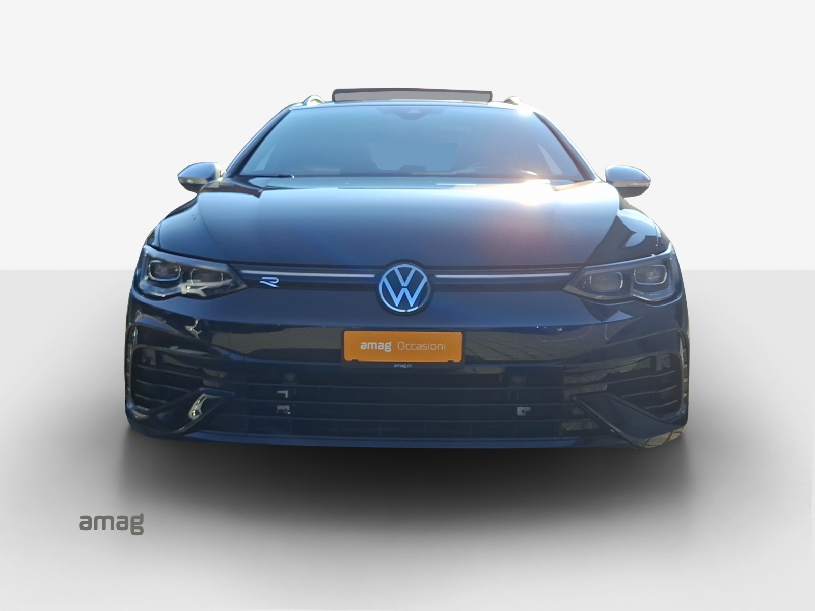 VW Golf Variant 2.0 TSI R DSG 4Motion-image-6
