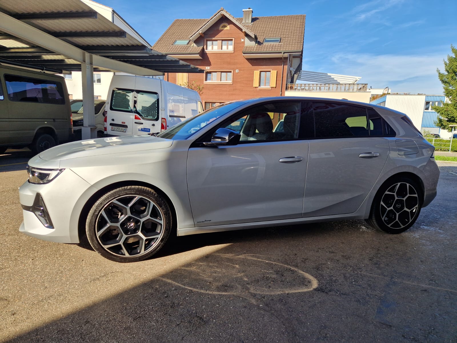 OPEL Astra 1.6 PHEV Turbo Swiss Plus A-image-3