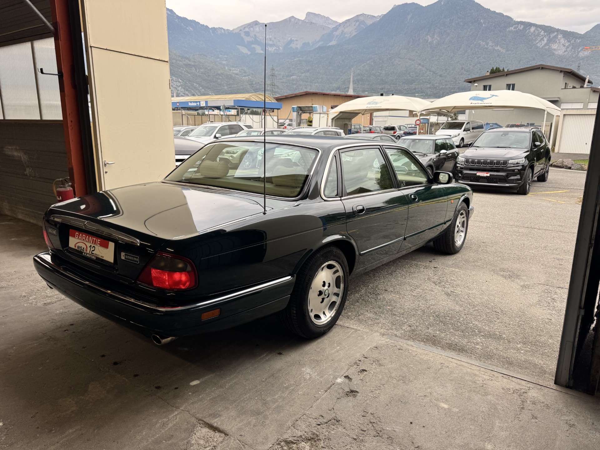 JAGUAR XJ 3.2 Executive-image-4