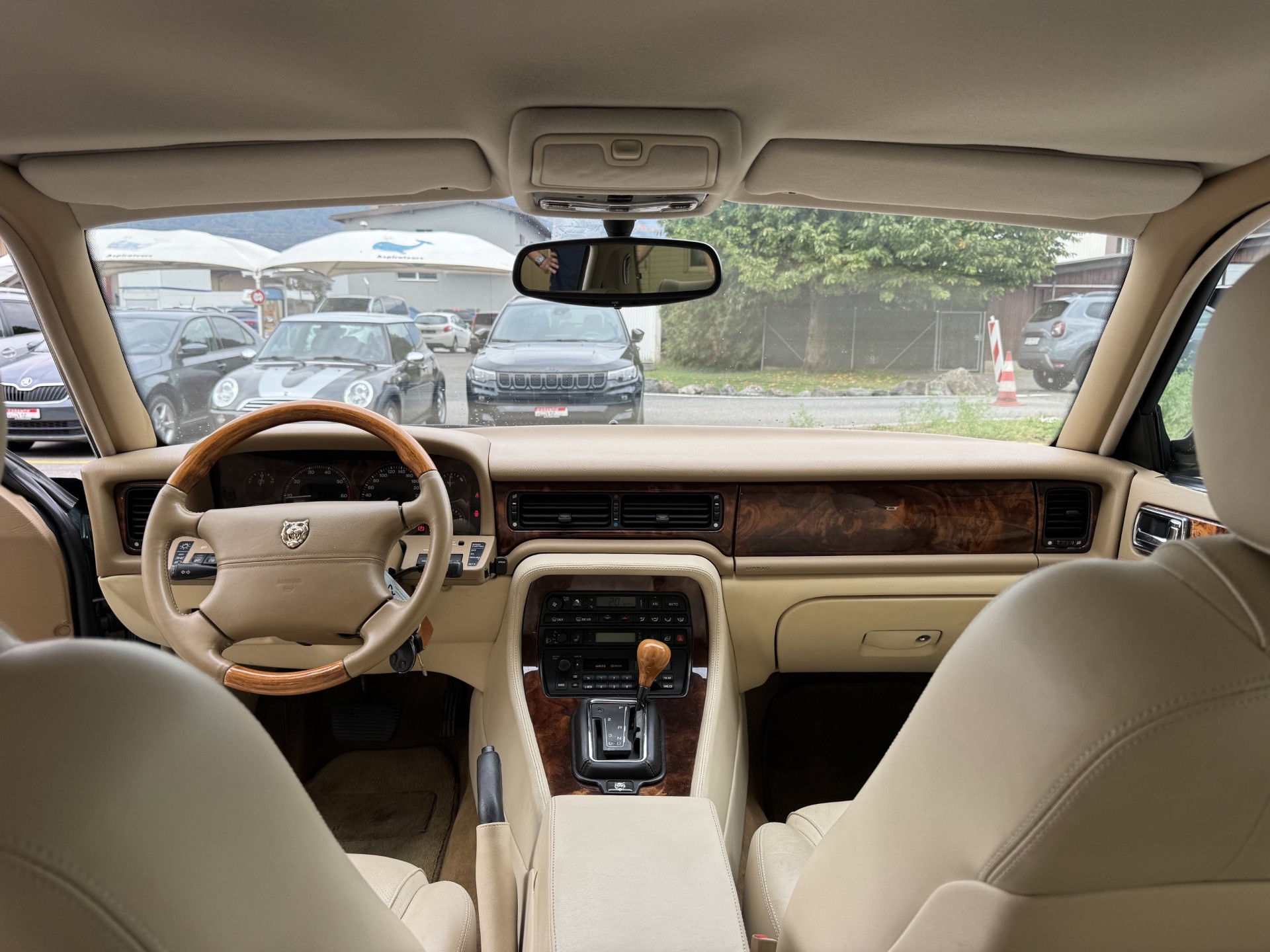 JAGUAR XJ 3.2 Executive-image-10