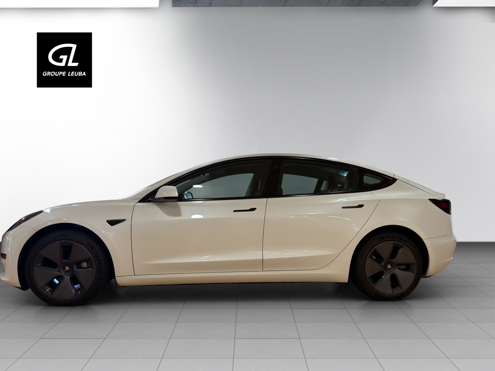 TESLA Model 3-image-2