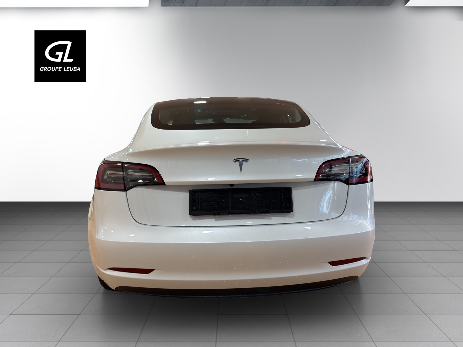 TESLA Model 3-image-4