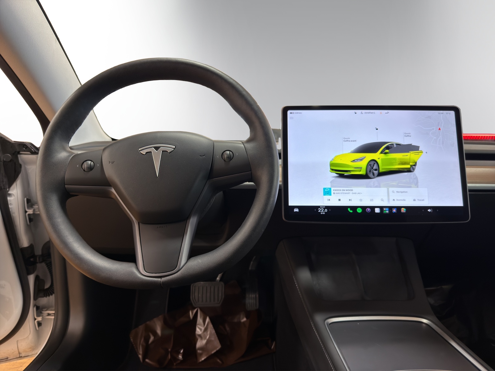 TESLA Model 3-image-11